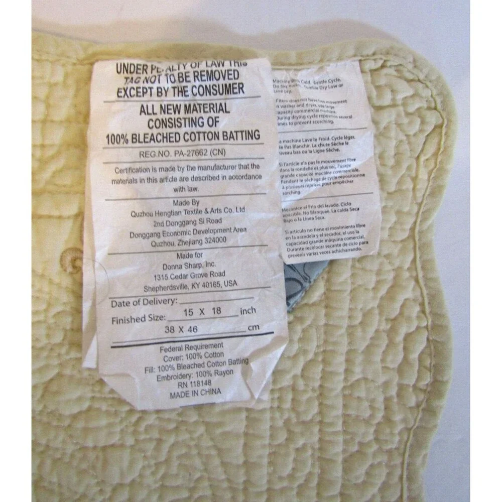 Donna Sharp Quilted Placemats Set of 4 Gold Embroidered Fleur-de-lis 15x18